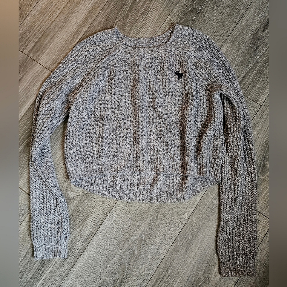 🛍 Gray Knit Abercrombie & Fitch A&F cropped logo sweater top M
